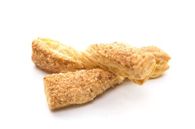 Beyaz arka planda izole şeker bisküvi ekmeği.