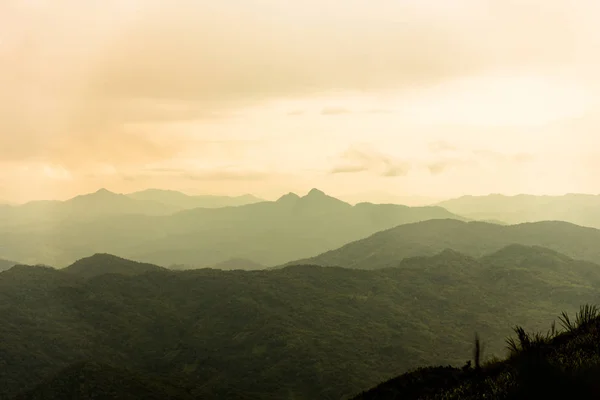 Montagne Mer Brume Sous Pluie Ciel Nuageux Vue Suan Luang — Photo