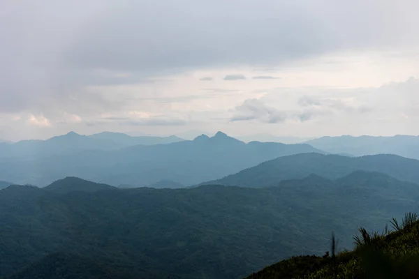 Montagne Mer Brume Sous Pluie Ciel Nuageux Vue Suan Luang — Photo