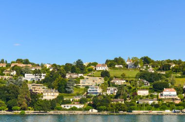 İsviçre 'de dağ geçmişi olan köyler..