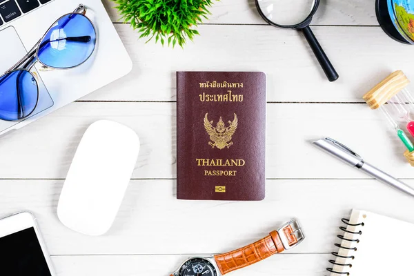 Das Thailändische Volk Arbeiter Und Mitarbeiter Schreibtisch Hat Reise Träumen — Stockfoto