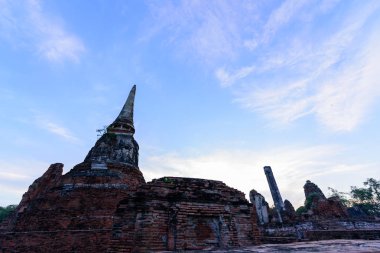 Wat Mahathat sabah gün doğumuyla birlikte Ayutthaya, Tayland 'da