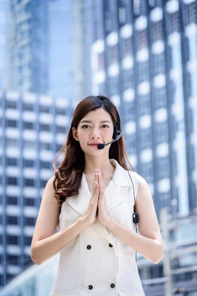 Thai Asiatische Geschäftsfrau Macht Hallo Mit Thailändischer Kultur Stil Mit — Stockfoto