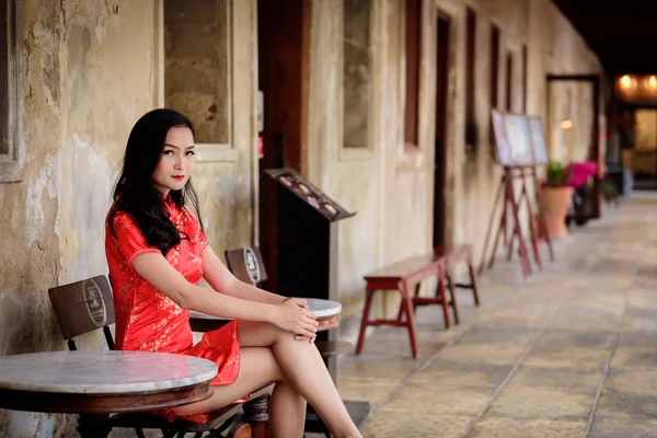 Retrato Chica Asiática China Tailandesa Con Concepto Feliz Año Nuevo —  Fotos de Stock