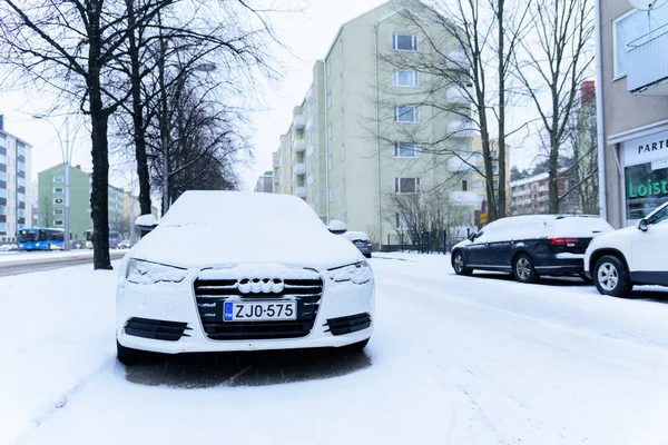 Editorial Ελσίνκι Φινλανδία Δεκεμβρίου 2018 Αυτοκίνητο Στο Δρόμο Στο Χωριό — Φωτογραφία Αρχείου