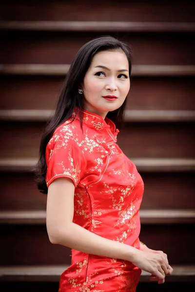 Portret Van Aziatisch Chinees Thais Meisje Met Gelukkig Chinees Nieuwjaar — Stockfoto