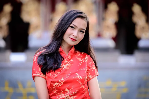 Retrato Menina Chinesa Tailandesa Asiática Com Conceito Feliz Ano Novo — Fotografia de Stock