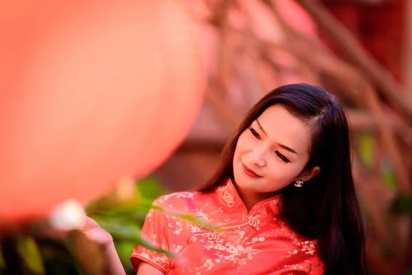 Retrato Menina Chinesa Tailandesa Asiática Com Conceito Feliz Ano Novo — Fotografia de Stock