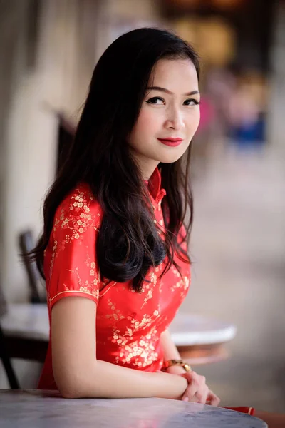 Portret Van Aziatisch Chinees Thais Meisje Met Gelukkig Chinees Nieuwjaar — Stockfoto