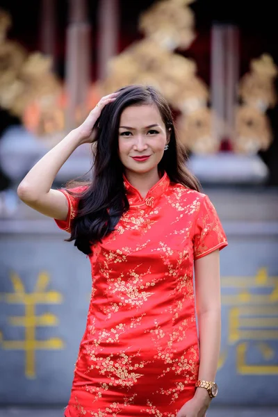 Retrato Menina Chinesa Tailandesa Asiática Com Conceito Feliz Ano Novo — Fotografia de Stock