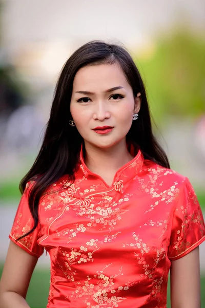 Retrato Menina Chinesa Tailandesa Asiática Com Conceito Feliz Ano Novo — Fotografia de Stock