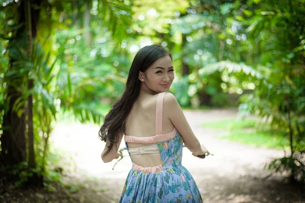 Asiatico Bella Ragazza Bicicletta Una Bicicletta Con Felice Sorridente Little — Foto Stock