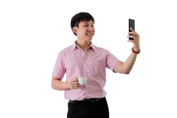 Asiático jovem empresário tem pé e trabalhando com uma xícara de c — Fotografia de Stock