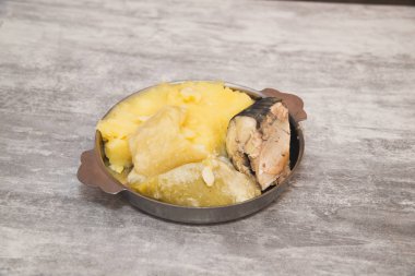 Yoksul bir ülkede ucuz yiyecek.