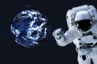 Dünya gezegenine yakın astronot 