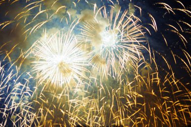 Şehir üzerinde çok ucuz fişek.