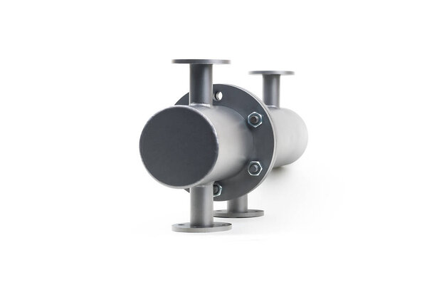 Оболочка и трубка теплообменник изолированы на белом фоне
