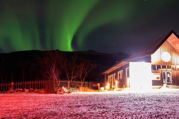2016 Abisko Suécia Belas Luzes Norte Aurora Borealis Sobre Montanha — Fotografia de Stock
