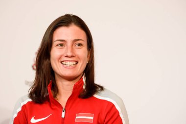 Riga, Letonya - 05 Şubat 2019: Anastasija Sevastova, Letonya takımı. Fedcup için Letonya Takımı üyeleri, Riga Merkez Tren İstasyonu'nda Dünya Grubu Ii Birinci Tur maçları öncesi hayranları ile toplantı sırasında.