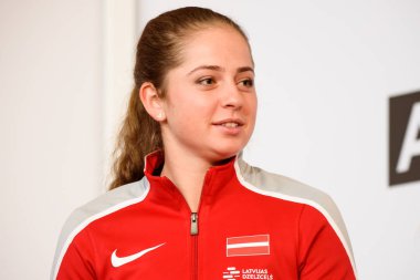 05.02.2019. Riga, Letonya. Jelena Ostapenko, takım Letonya. Merkez Tren İstasyonu Riga dünya Grup II ilk tur Oyunlar önce taraftarlarla toplantı sırasında takım Letonya Fedcup için Üyeler.