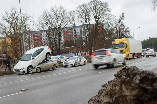 2019 Riga Latvia Accidente Coche Bmw Hyundai Extraña Situación Bmw —  Fotos de Stock