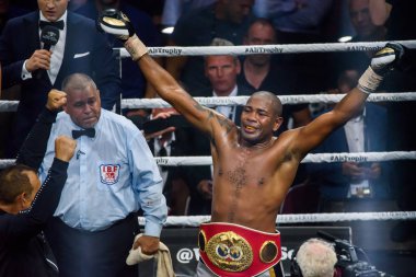 Riga, Letonya. 15 Haziran 2019. Kübalı boksör Yunier Dorticos ve Amerikalı boksör Andrew Tabiti arasında Dünya Boks Süper Serisi Yarı Final mücadele. Arena Riga.