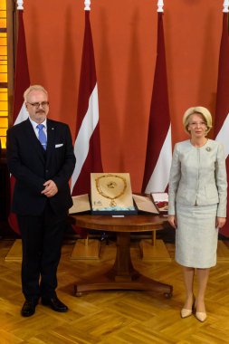 Riga, Letonya - 8 Temmuz 2019: Letonya'nın yeni seçilen başkanı Egils Levits, en yüksek devlet ödüllerinin ödül törenine katıldı. Letonya Parlamentosu, Riga.