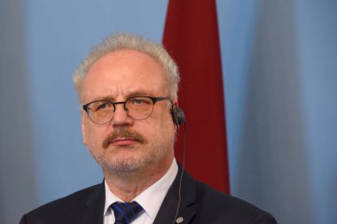 Riga, Letonya. 23 Temmuz, 2019. Egils Levits, Letonya Cumhurbaşkanı, Gitanas Nauseda, Litvanya Başkanı ve Egils Levits, Letonya Cumhurbaşkanı Riga Kalesi 'nde toplantısından sonra basın toplantısı sırasında.