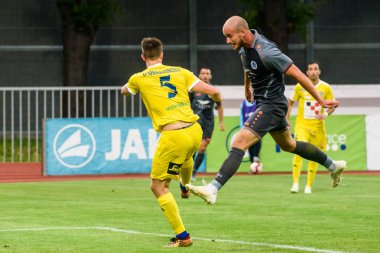 Riga, Letonya. 06 Ağustos 2019. Roma Debelko (R), Takım Riga Fc oyuncusu, Uefa Avrupa Ligi Üçüncü Ön Eleme turu 1. Daugava stadyumu, Riga.