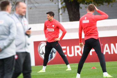 Riga, Letonya. 9 Ekim 2019. Polonya takımı oyuncusu Robert Lewandowski, Uefa Euro 2020 eleme maçından önce Letonya milli takımı ve Polonya milli takımı arasındaki resmi antrenman sırasında.
