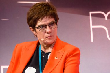 Riga, Letonya. 11 Ekim 2019. Annegret Kramp-Karrenbauer, Riga Konferansı 2019 'da. Genel Kurul: Kapsamlı & Kolektif Kuruluş Natos 'un Gelecekteki Savunma Vakfı