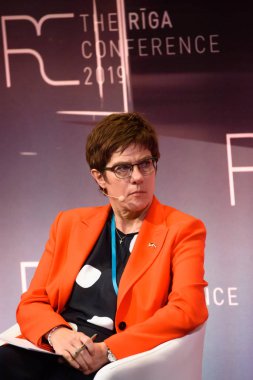 Riga, Letonya. 11 Ekim 2019. Annegret Kramp-Karrenbauer, Riga Konferansı 2019 'da. Genel Kurul: Kapsamlı & Kolektif Kuruluş Natos 'un Gelecekteki Savunma Vakfı