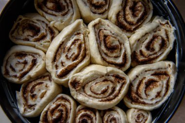 Tarçınlı çörek. Ev yapımı kek..