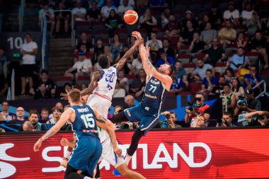 RIGA, LATVIA. 7 Eylül 2025. Tükürük