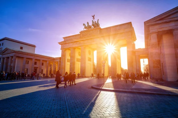 Berlin Tyskland Mars 2017 Folk Beundrar Brandenburger Tor Brandenburger Tor — Stockfoto