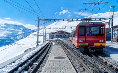 Kırmızı swiss Tren İstasyonu, İsviçre