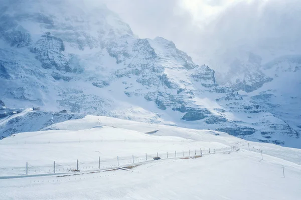 在瑞士的阿尔卑斯山的鸟瞰图 — 图库照片