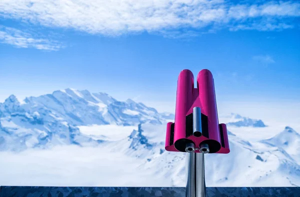 Madeni para işletilen dürbün görüntüleyicide Schilthorn Piz Gloria Murren, İsviçre