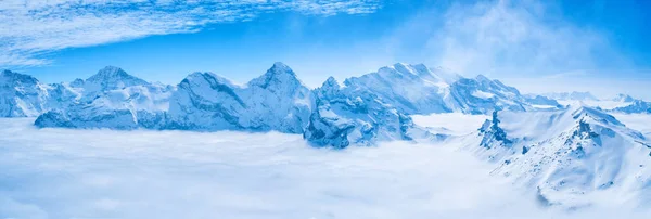 シルトホルン スイスからスイスのスカイラインの見事なパノラマの景色雪山 — ストック写真