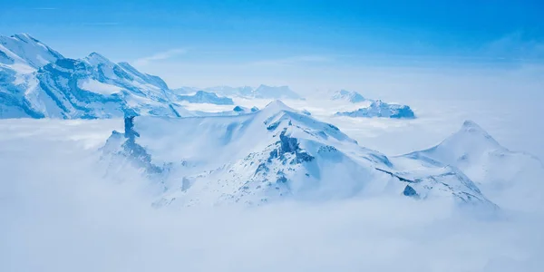 シルトホルン スイスからスイスのスカイラインの見事なパノラマの景色雪山 — ストック写真