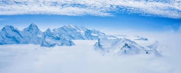 シルトホルン スイスからスイスのスカイラインの見事なパノラマの景色雪山 — ストック写真