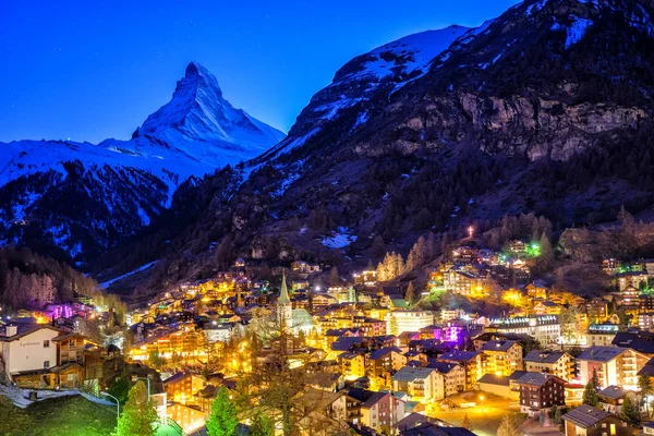 Gyönyörű Kilátás Nyílik Régi Falu Matterhorn Csúcs Háttér Zermatt Svájc — Stock Fotó