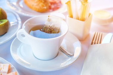 Çay, portakal suyu lüks otelde lezzetli kahvaltı servis