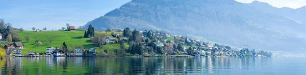 Panoramautsikt över stadsbilden Luzern-sjön i dagsljus, Schweiz — Stockfoto