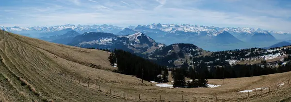 Panoramiczne widoki na Alpy z Rigi Kulm (szczyt góry Rigi, królowa — Zdjęcie stockowe