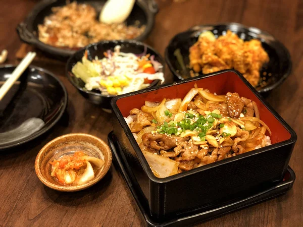 Comida coreana, Arroz mixto en el restaurante —  Fotos de Stock