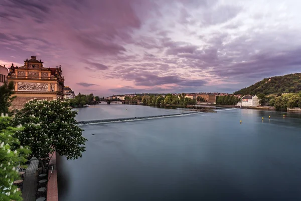 Вид Карлова Моста Праге — стоковое фото