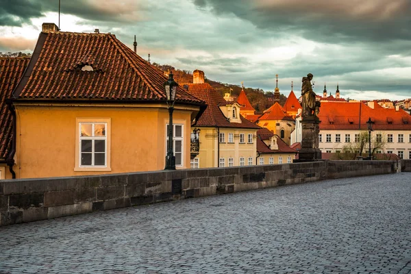 Wschód Słońca Nad Praga Jest Przechwytywane Przez Długi Czas Ekspozycji — Zdjęcie stockowe