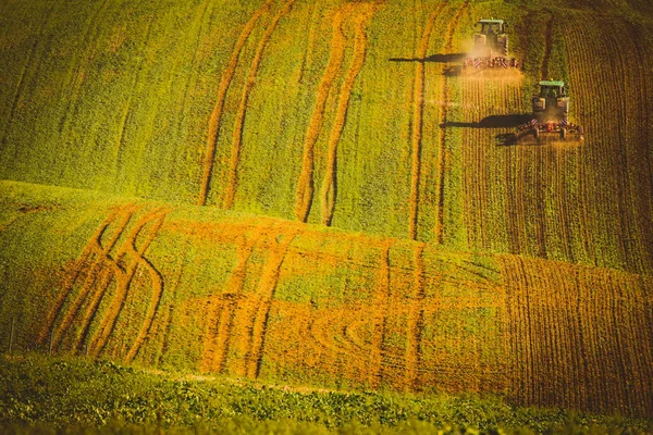 Trabalho de outono no campo — Fotografia de Stock