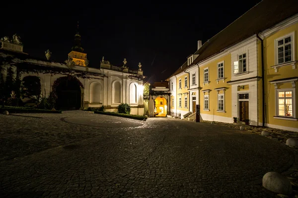 Éjszakai kilátás Mikulov, South Moravia, Csehország — Stock Fotó